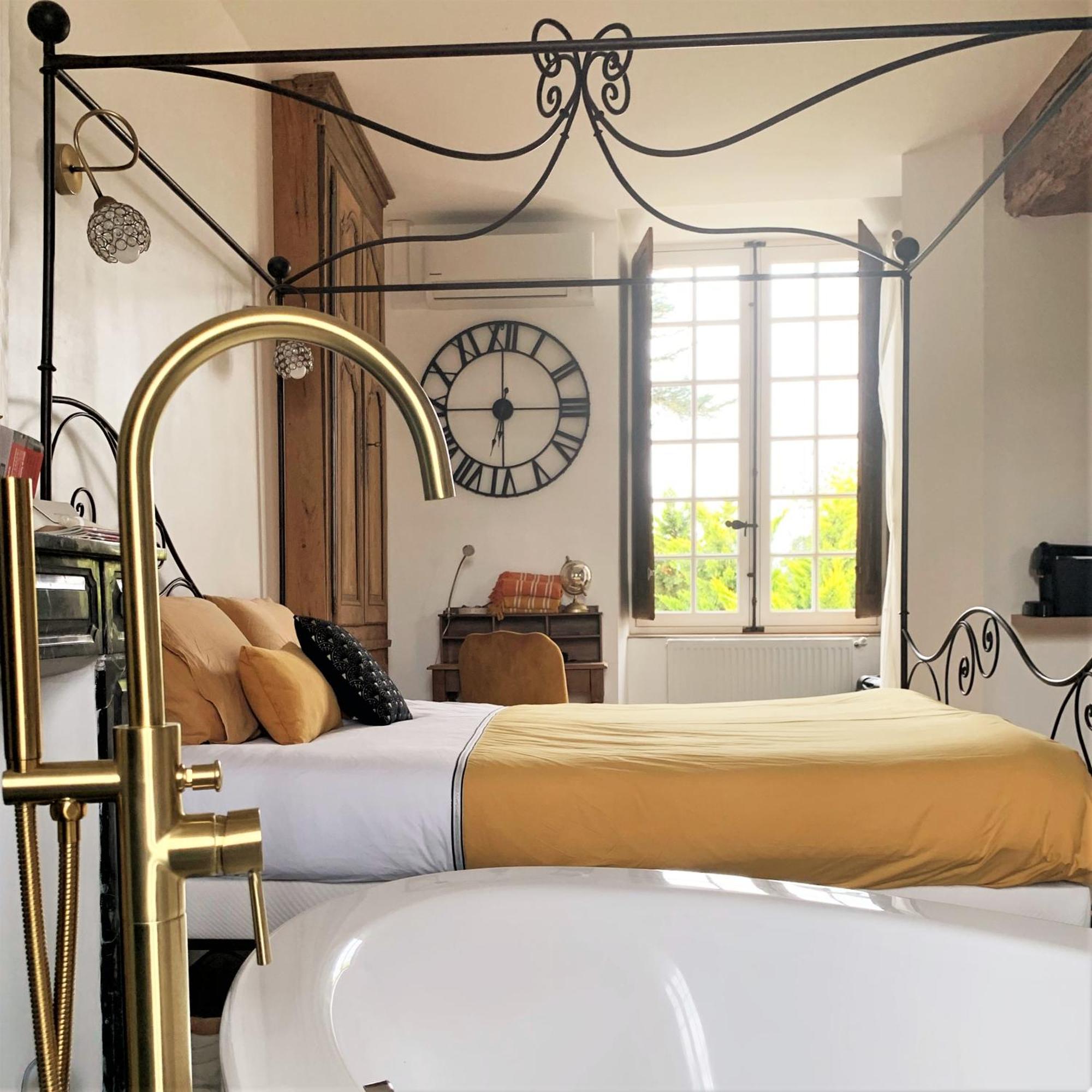 Ménil Le Bas Chitray B&B 외부 사진