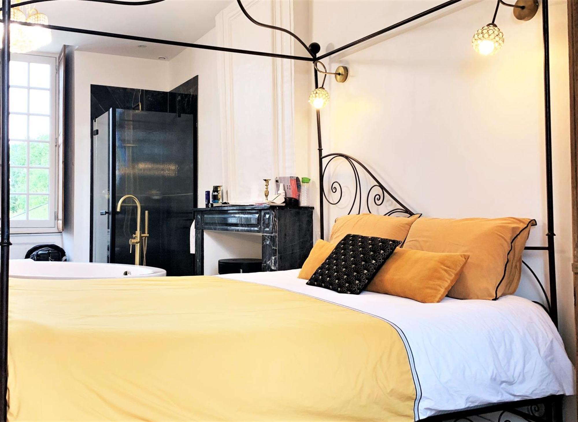 Ménil Le Bas Chitray B&B 외부 사진