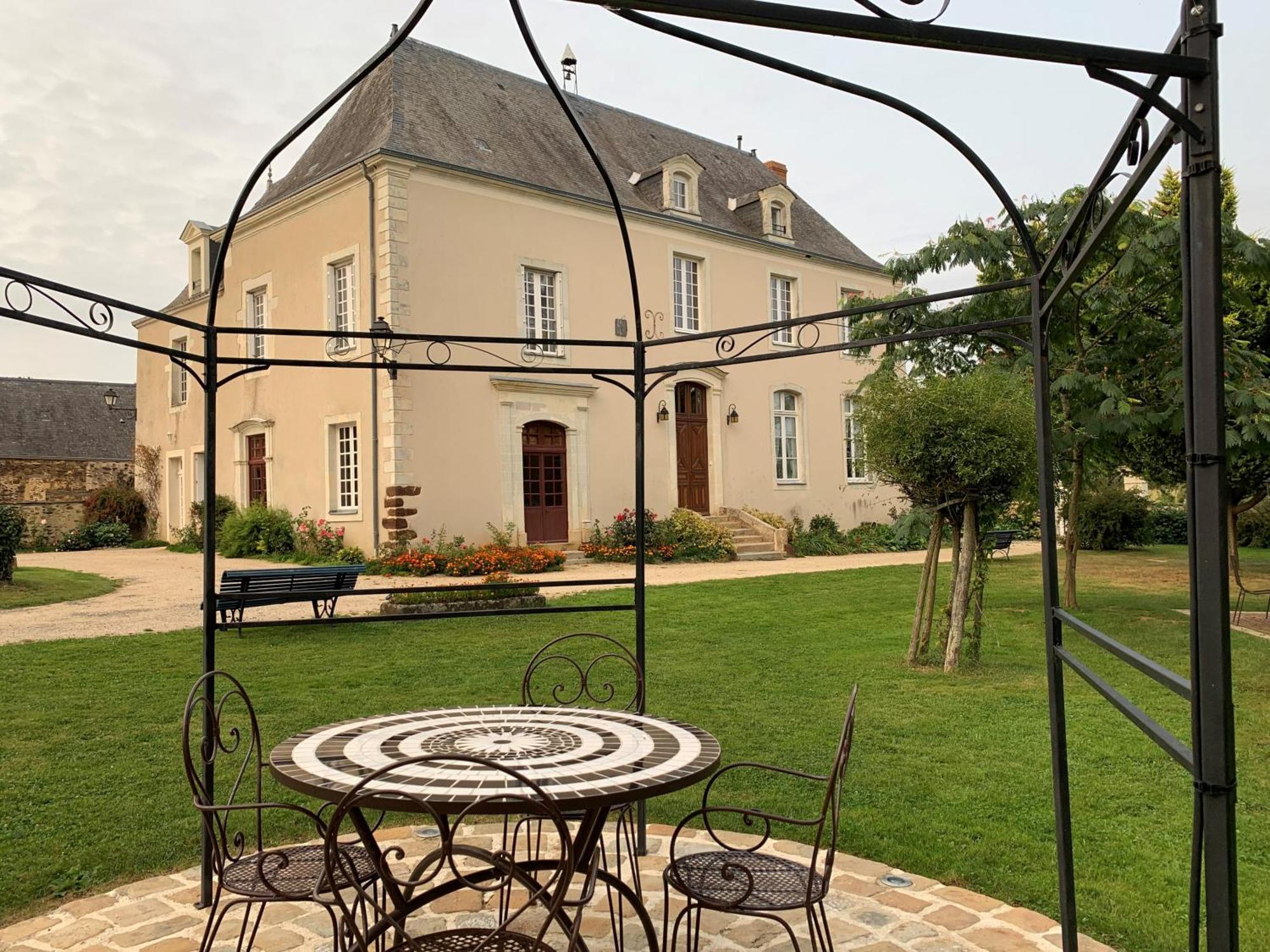Ménil Le Bas Chitray B&B 외부 사진